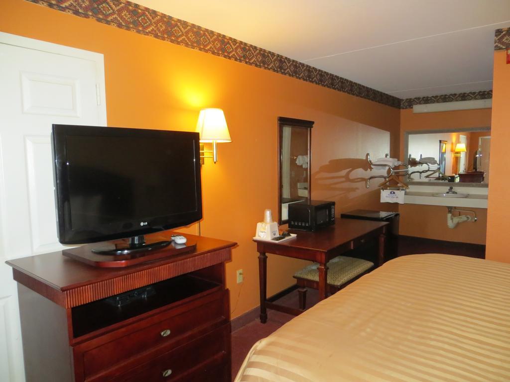 Americas Best Value Inn Ozark Esterno foto