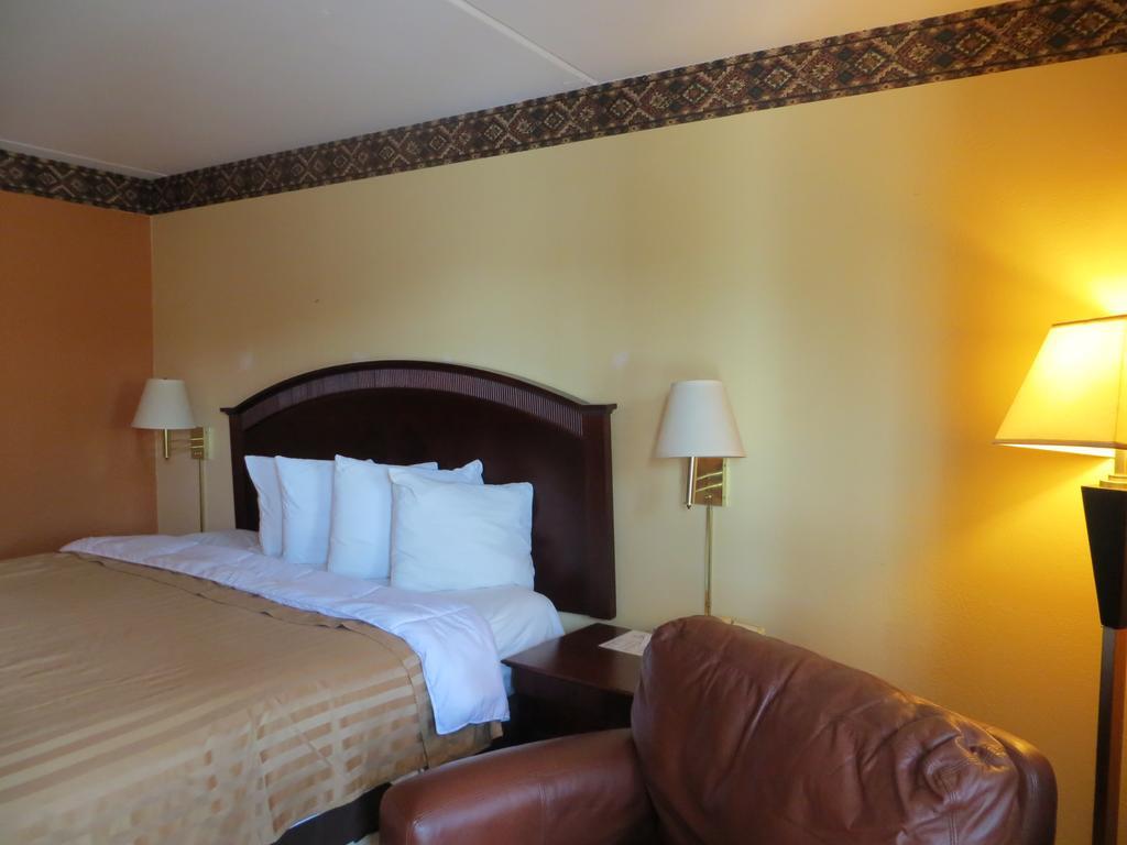 Americas Best Value Inn Ozark Esterno foto
