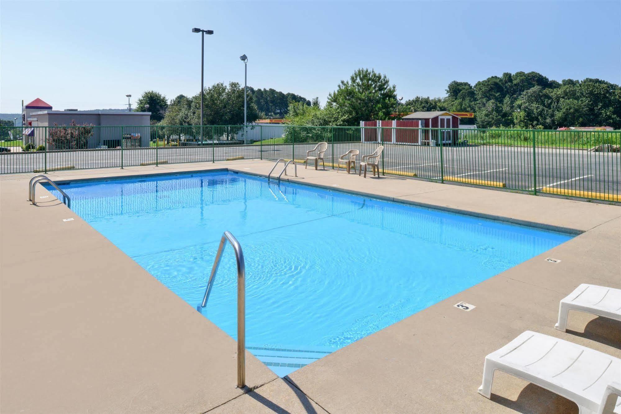 Americas Best Value Inn Ozark Esterno foto