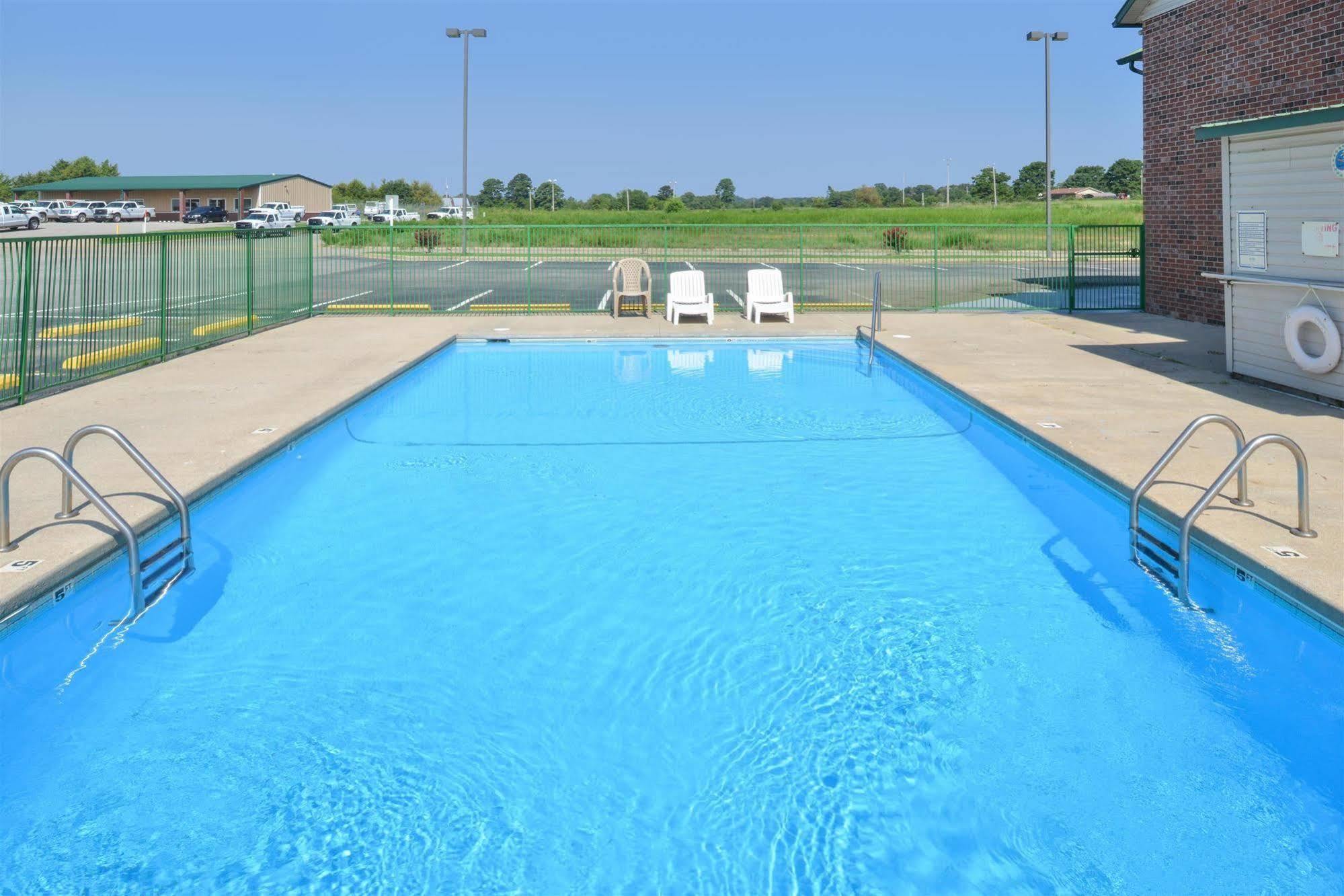 Americas Best Value Inn Ozark Esterno foto